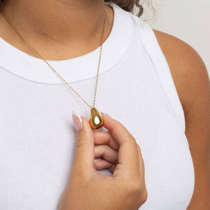 Gold Teardrop Pendant Necklace